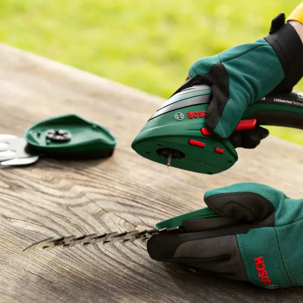 Bosch Isio 3 аккумуляторные ножницы (1 x 1.5 Ач, ЗУ) с 2 ножами, 0600833108