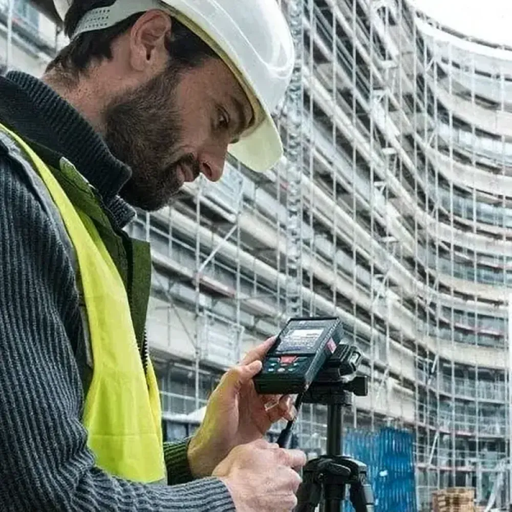 Bosch GLM 120 C Professional лазерный дальномер со штативом BT 150, 0601072F01