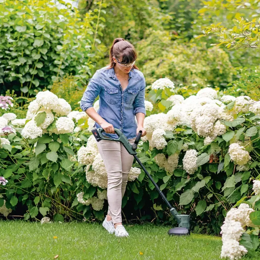 Bosch EasyGrassCut 18V-26 Solo аккумуляторный триммер (без АКБ и ЗУ), 06008C1C04